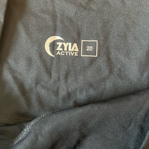 Zyia Actice black leggings - Picture 2 of 5